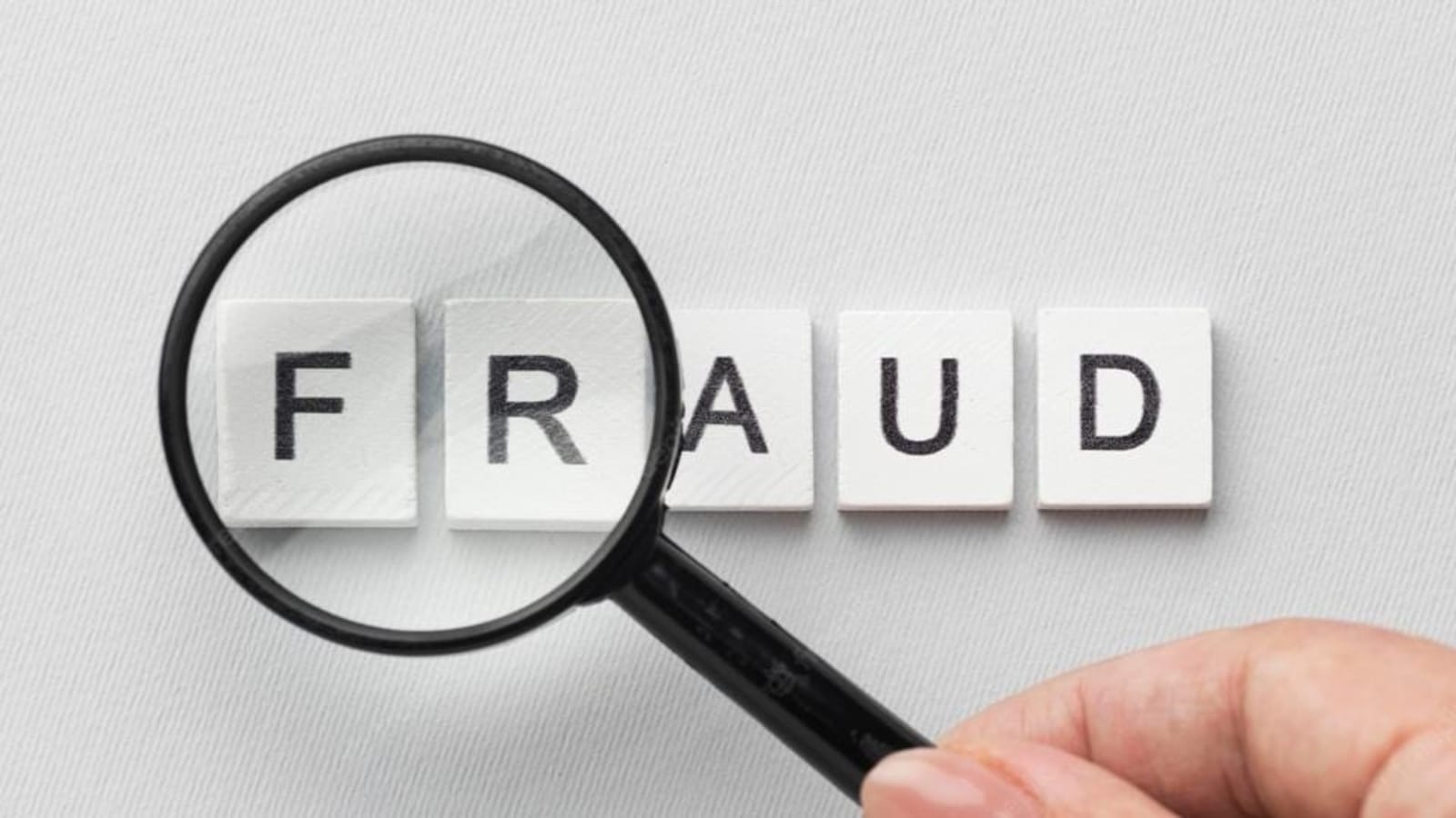 Bank employee in Gurugram duped of ₹3 lakh by fraudster posing as friend