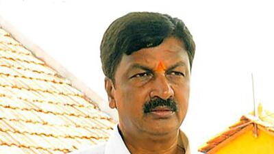 Earlier on Monday, Jarkiholi Monday sought the arrest of the Karnataka Congress chief and six others in connection with a case filed by him in connection with the scandal. (FILE)