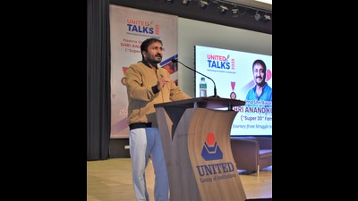 Padma Shri Anand Kumar delivering a talk at UGI on Saturday (HT Photo) Padma Shri Anand Kumar delivering a talk at UGI on Saturday (HT Photo)
