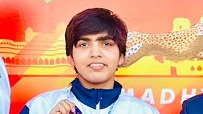 Rachita, a boxer of SD College, Sector 32, Chandigarh, poses with her silver medal. (HT Photo) Rachita, a boxer of SD College, Sector 32, Chandigarh, poses with her silver medal. (HT Photo)