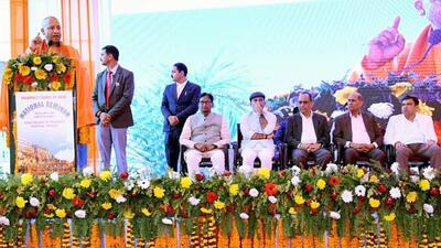 Uttar Pradesh chief minister Yogi Adityanath at a seminar in Varanasi. (HT Photo)