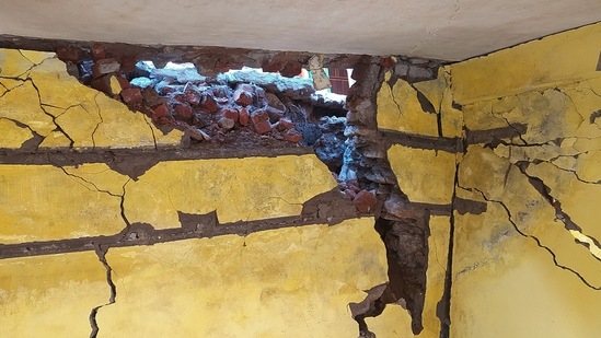 Cracks develop in a house as Doda experiences gradual sinking, at an area of Nai Basti.(Shanky Rathore)