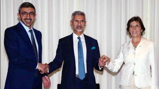 EAm S Jaishankar (centre) with his counterparts from France Catherine Colonna (right) and UAE Sheikh Abdullah bin Zayed Al Nahyan (left) (Twitter/@DrSJaishankar)