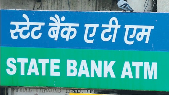 Miscreants tried to steal cash from an ATM of the State Bank of India (SBI) at Sudhar village in Ludhiana. (HT File Photo)