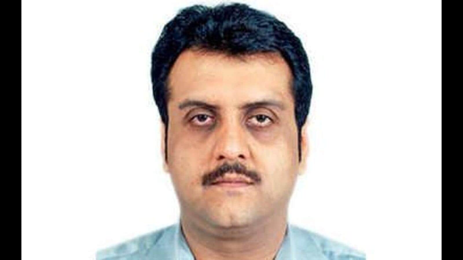 केंद्र सरकार के अधिकारी, पत्नी पर फिर से धोखाधड़ी का मामला दर्ज
