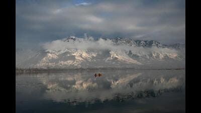 The MeT said that the weather was hazy in Kashmir and mainly clear in the Jammu region on Sunday. (HT File Photo) The MeT said that the weather was hazy in Kashmir and mainly clear in the Jammu region on Sunday. (HT File Photo)