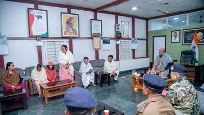 The joint action committee (JAC) in connection with the death of VDF personnel called on Manipur chief minister N Biren Singh at his official residence. (Twitter/NBirenSingh) The joint action committee (JAC) in connection with the death of VDF personnel called on Manipur chief minister N Biren Singh at his official residence. (Twitter/NBirenSingh)