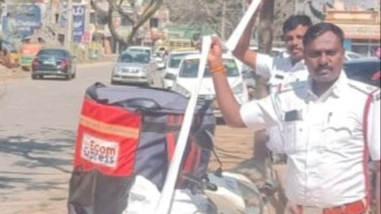 <span class='webrupee'>₹</span>13.8 crore collected in two days after 50% rebate on traffic fines in Bengaluru <span class='webrupee'>₹</span>13.8 crore collected in two days after 50% rebate on traffic fines in Bengaluru