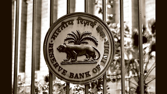 While the central bank has been tightening monetary policy from May 2022, increasing the repo rate to 6.25%, it now needs to indicate when it expects inflation to reach the target level of 4% and what its plan of action is to bring this about, mainly to break the persistence of core inflation (MINT)