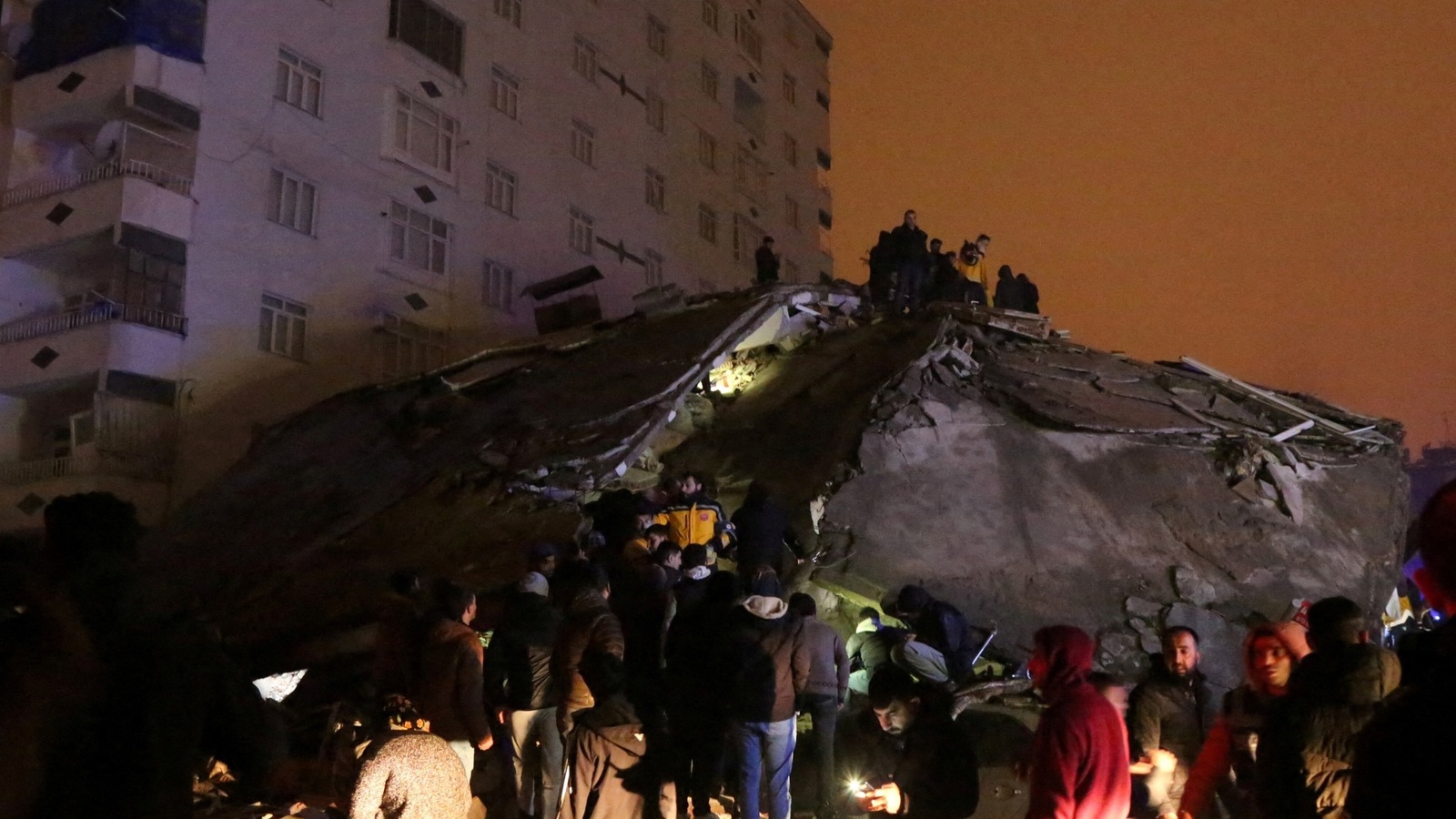 Turkey Earthquake LIVE 360 dead as 7.9 quake rocks Turkey, Syria