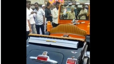 The image shows the auto designed like a luxury car. (Twitter/@NaikAvishkar)