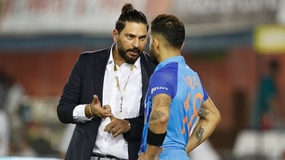 Yuvraj Singh chats with Virat Kohli (Getty) Yuvraj Singh chats with Virat Kohli (Getty)