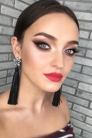 This look is perfect for a night out or a special event. (pinterest)