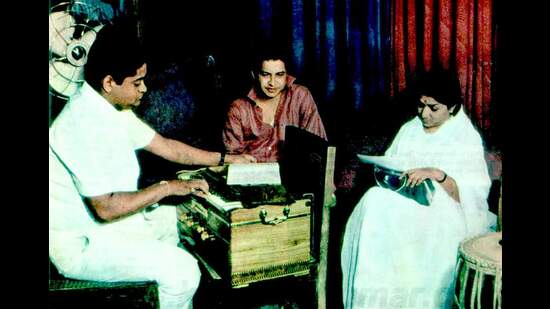 Laxmikant-Pyarelal with Lata Mangeshkar during a music sitting