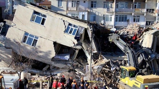 Over 900 people have been killed so far and thousands injured after 7.8 magnitude earthquake hit Turkey on early Monday (Twitter Photo)(HT_PRINT)