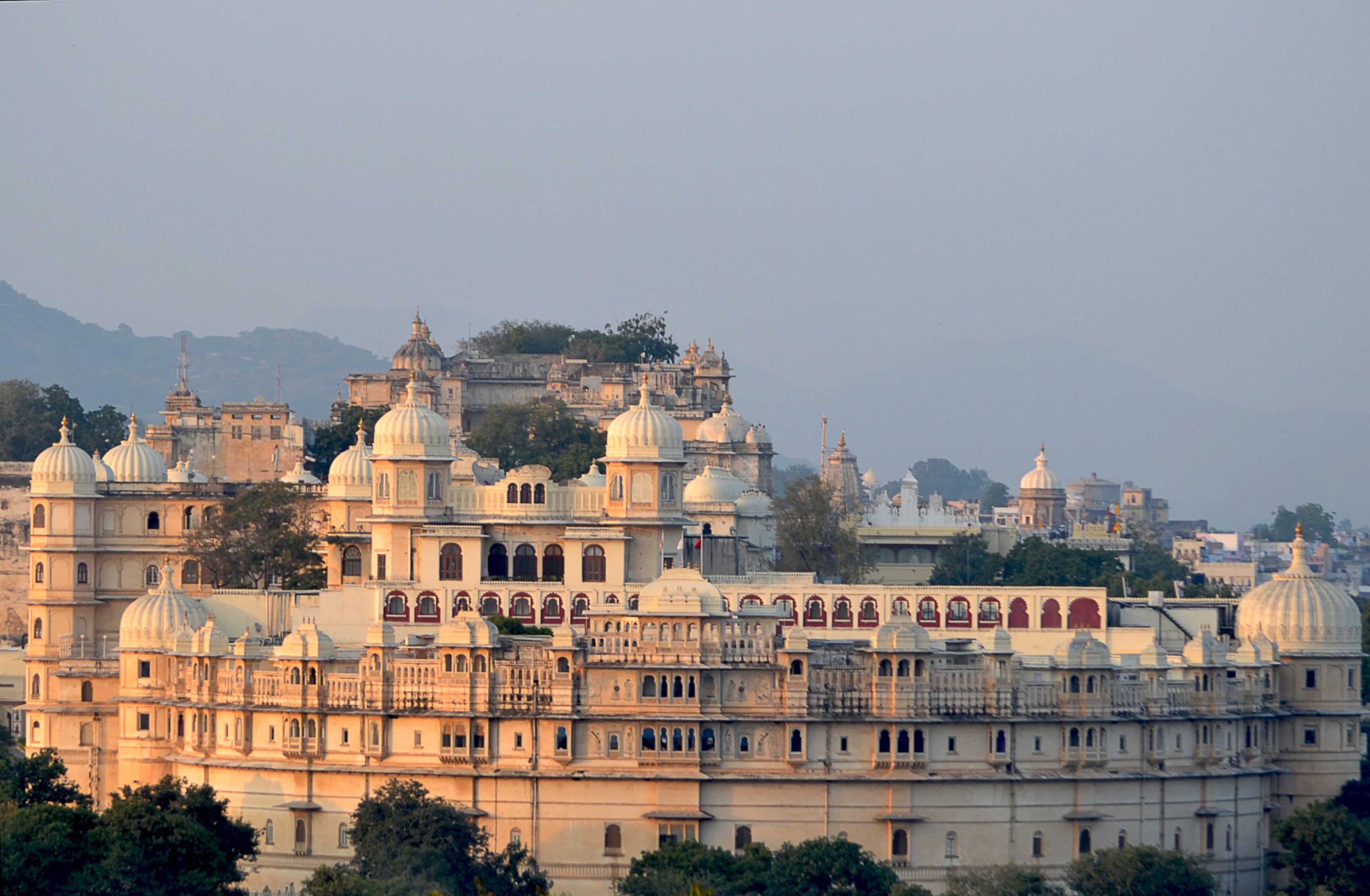 This wedding venue offers a magnificent view and is situated on the shores of Lake Pichola.(Wikepedia )