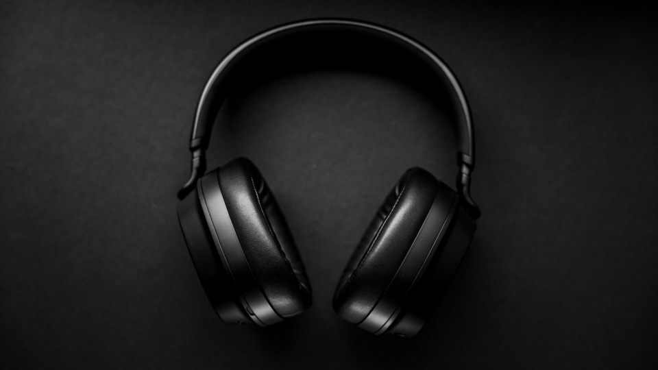 Top 7 boAt headphones with price details in 2023 Buying guide HT Shop Now