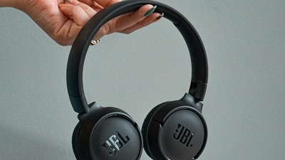 JBL Tune 520BT Headphones Wireless Light Weight And Comfy