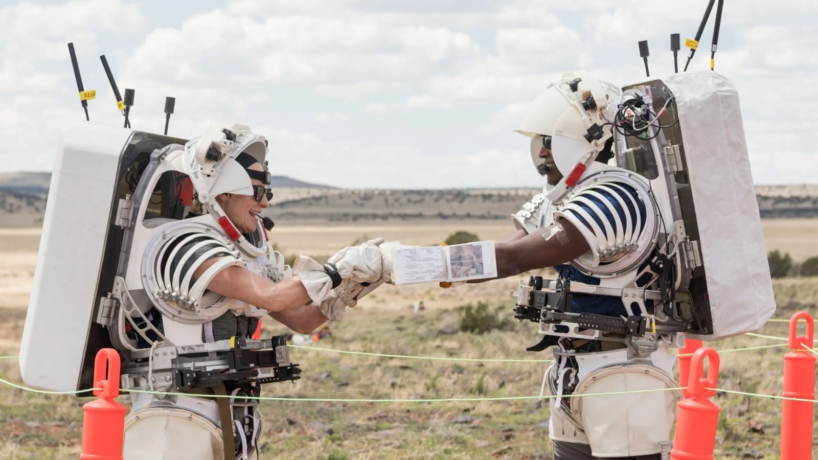 NASA astronauts perform ‘moonwalk’ in Arizona desert to prepare for Artemis III lunar mission | Trending