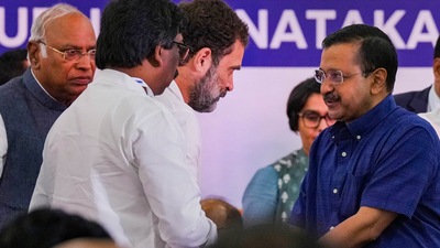 A file photo of Congress leader Rahul Gandhi and Delhi CM Arvind Kejriwal (PTI file)