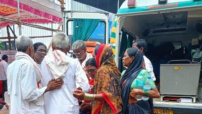 As per the officials, the incident happened around 10.30 am and around 15 warkaris complained of food poisoning symptoms like—headache, stomach pain and cramps, vomiting, nausea, diarrhoea and restlessness. (HT PHOTO) As per the officials, the incident happened around 10.30 am and around 15 warkaris complained of food poisoning symptoms like—headache, stomach pain and cramps, vomiting, nausea, diarrhoea and restlessness. (HT PHOTO)