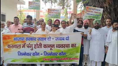 Haryana Congress members protesting in Karnal on Thursday. (HT Photo)