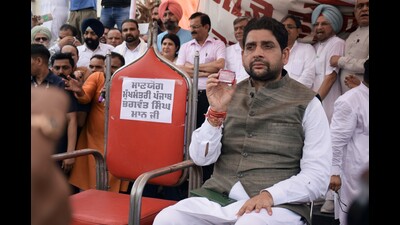 Sheetal Angural during an open debate at Babu Jagjiwan Ram Chowk in Jalandhar on Thursday. (HT) Sheetal Angural during an open debate at Babu Jagjiwan Ram Chowk in Jalandhar on Thursday. (HT)
