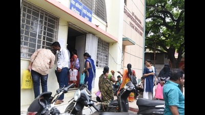 Women in the age group of 21 to 60 years eligible for the ‘Majhi Laadki Bahin’ scheme will receive ₹1,500 per month from the government. (MAHENDRA KOLHE/ HT PHOTO) Women in the age group of 21 to 60 years eligible for the ‘Majhi Laadki Bahin’ scheme will receive ₹1,500 per month from the government. (MAHENDRA KOLHE/ HT PHOTO)