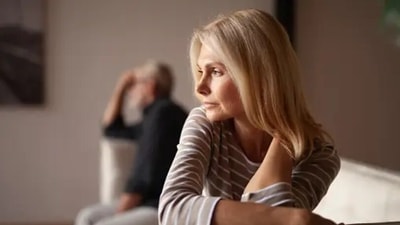 Often anxious attachment develops because of inconsistent love received in childhood. This further makes us have negative perspectives about our relationship. We need to train ourselves to let in the positive things to feel better. (Unsplash)