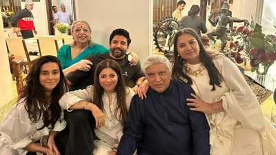 Shabana Azmi, Javed Akhtar, Farhan Akhtar, Zoya Akhtar and Honey Irani in a rare photo.