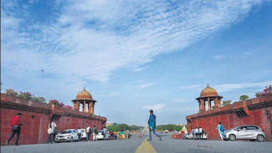 Overcast skies throughout the day meant that the maximum temperature in the city was lodged at 31.7 degrees Celsius (°C), six degrees below what is considered normal for this time of the year. (Raj K Raj/HT Photo)