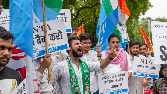 New Delhi: Members of various student organisations stage a protest against the National Testing Agency (NTA) over the alleged irregularities in NEET-UG exams 2024, at Janter Manter, in New Delhi, Wednesday, July 3, 2024. (PTI Photo/Kamal Singh)