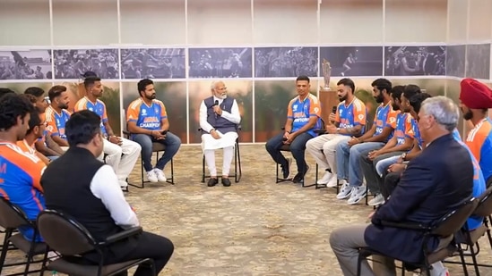 After reaching Delhi, the T20 World Cup-winning Indian team met Prime Minister Narendra Modi at his residence.(PTI)