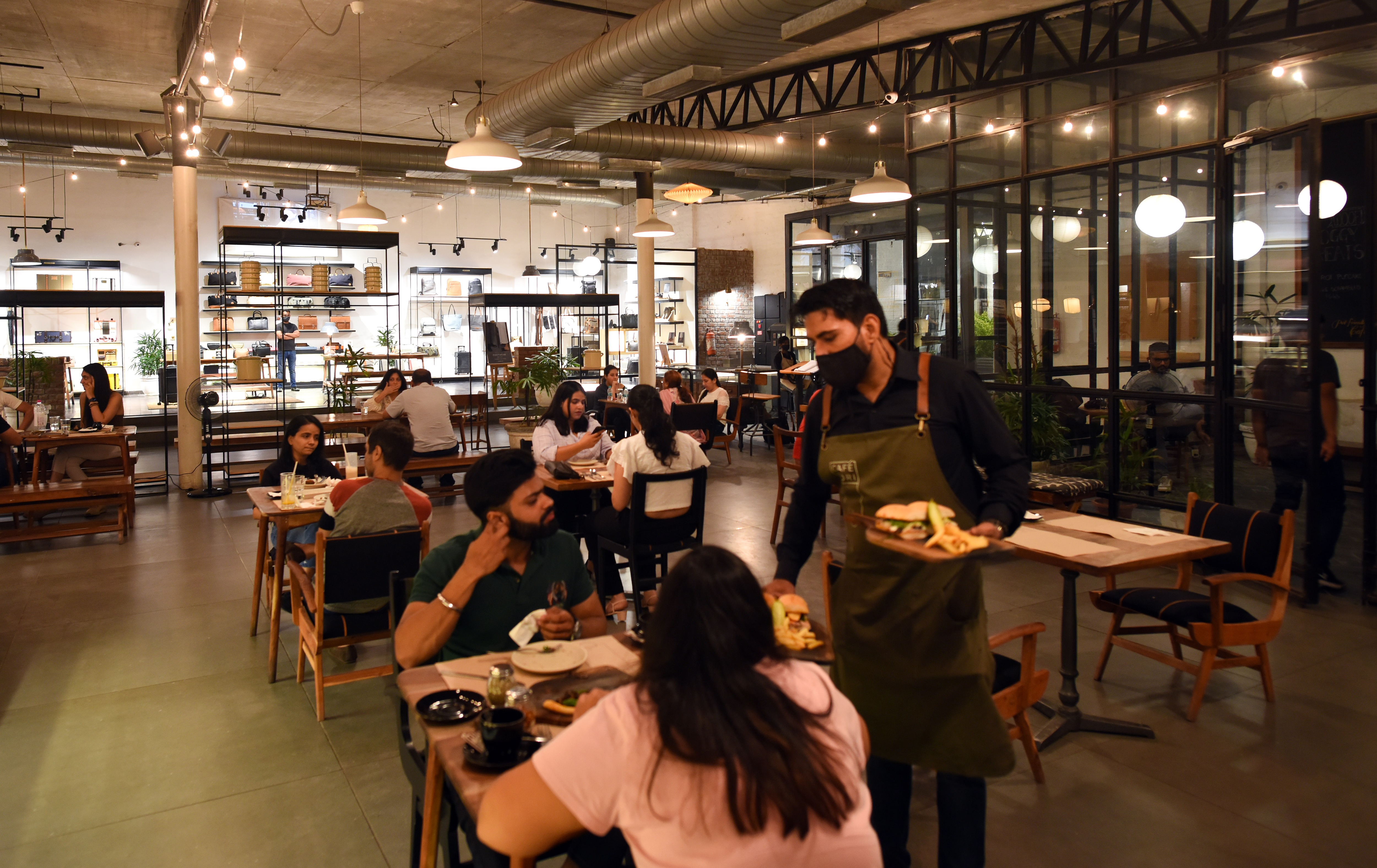 The issue of service charge has been a bone of contention for long among foodies in the city. (Photo: Amal KS/HT)
