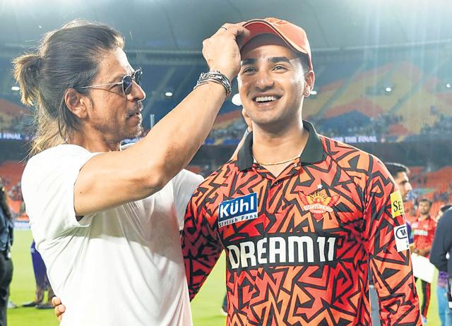 The cricketer met actor Shah Rukh Khan during the IPL. He calls it a great experience. The cricketer met actor Shah Rukh Khan during the IPL. He calls it a great experience.