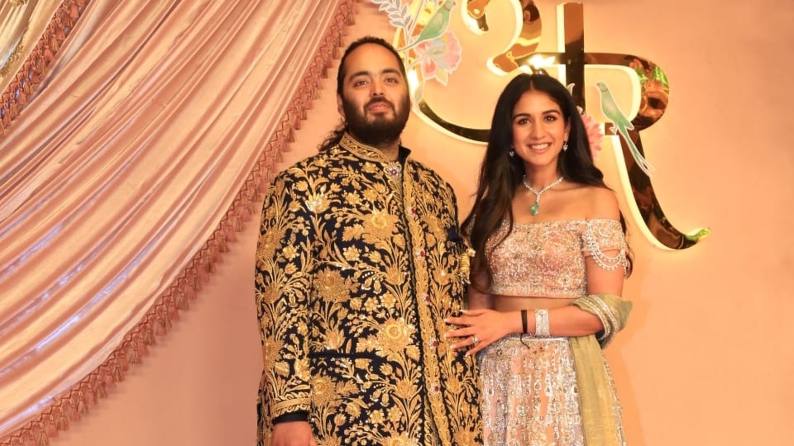 ‘Khana khake jaaiye’: Radhika Merchant tells paps as she enters sangeet with Anant Ambani. Video