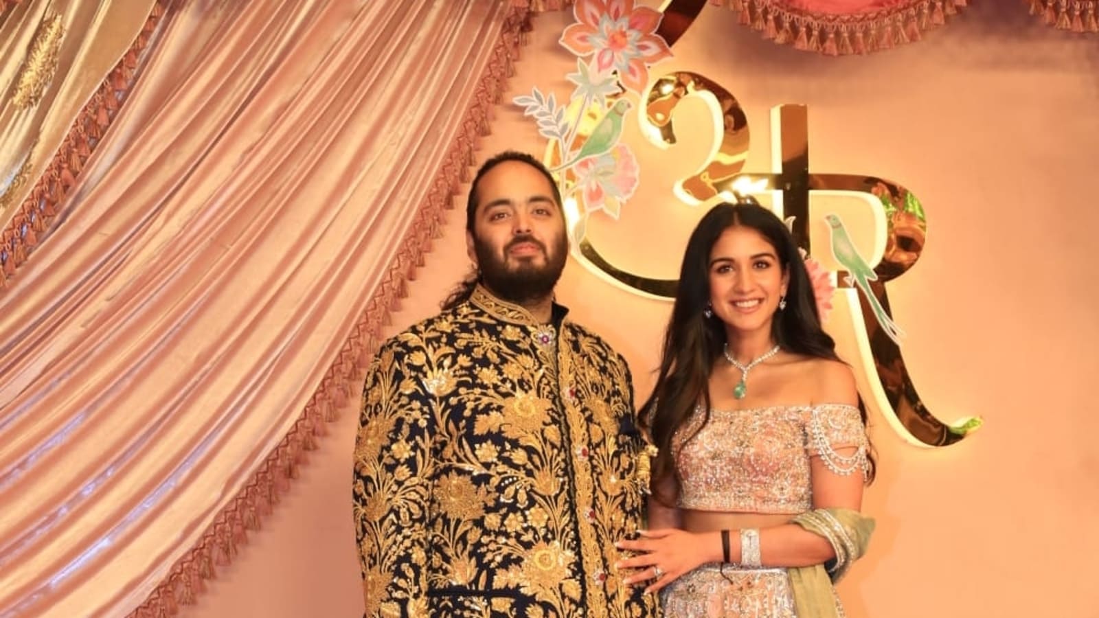 ‘One photo with us’: Anant Ambani, Radhika Merchant win over paparazzi on sangeet night