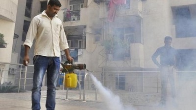 Karnataka's Health Minister Dinesh Gundu Rao instructed all district deputy commissioners to initiate a comprehensive door-to-door campaign aimed at raising awareness about dengue across the state. (HT Archive)