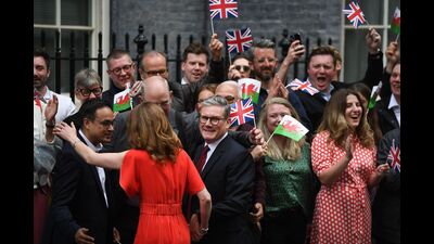 Keir Starmer, UK prime minister, greets supporters in Downing Street in London, UK, on Friday, July 5, 2024. Keir Starmer’s Labour Party won the UK general election and is on course for a huge parliamentary majority with votes still being counted, a result that upends British politics after Rishi Sunak’s Conservatives imploded. Photographer: Chris J. Ratcliffe/Bloomberg (Bloomberg) Keir Starmer, UK prime minister, greets supporters in Downing Street in London, UK, on Friday, July 5, 2024. Keir Starmer’s Labour Party won the UK general election and is on course for a huge parliamentary majority with votes still being counted, a result that upends British politics after Rishi Sunak’s Conservatives imploded. Photographer: Chris J. Ratcliffe/Bloomberg (Bloomberg)