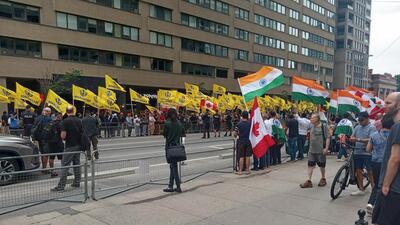 Khalistani protesters were challenged by a pro-Indian group outside the Indian consulate in Toronto, Canada on July 8 last year. (HT)