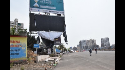 Out of 21 illegal hoardings, five were from Mulshi, three from Hinjewadi, one from Bavdhan, and the rest were from Devghat on the Palkhi procession route. (HT PHOTO) Out of 21 illegal hoardings, five were from Mulshi, three from Hinjewadi, one from Bavdhan, and the rest were from Devghat on the Palkhi procession route. (HT PHOTO)