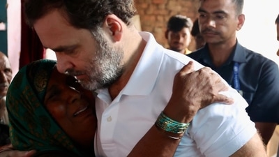  Rahul Gandhi meets Hathras stampede victims' families Rahul Gandhi meets Hathras stampede victims' families