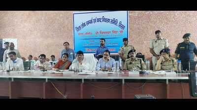 The argument broke out during readdressing the complaint by the Kaluna village residents. (HT Photo)