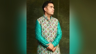 He styled his look with stylish beige loafer flats. With a clean-shaven face and perfectly gelled hair, he completed his dapper appearance. (Instagram) He styled his look with stylish beige loafer flats. With a clean-shaven face and perfectly gelled hair, he completed his dapper appearance. (Instagram)