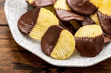 Chocolate-coated potato chips (Julie's Eats & Treats) Chocolate-coated potato chips (Julie's Eats & Treats)
