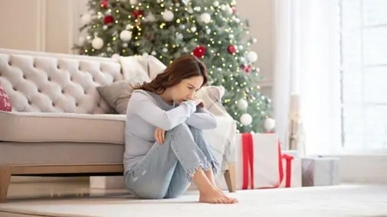 Constantly seeking approval: Children who never received assurance and approval from their parents and caregivers grow up to be adults who always keep seeking them.(Unsplash)