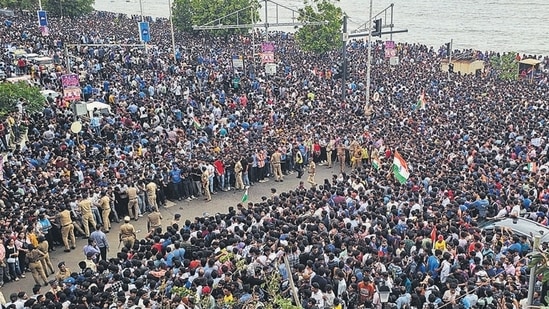 Mumbai, July 04 (ANI): A massive crowd of fans gather at Marine Drive as they wait for Team India's arrival for the T20 World Cup 2024 victory parade, in Mumbai on Thursday. (ANI Photo) (Deepak Salvi)