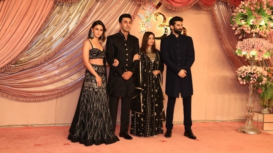 Black beauties! Alia Bhatt. Ranbir Kapoor, Shaheen Bhatt and Aditya Roy Kapur.