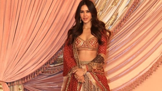 Trust Sonam Bajwa to rake another million fans with this lewk! 