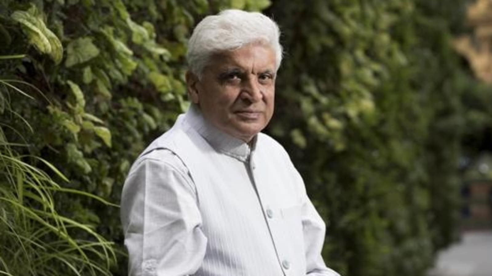 Javed Akhtar’s furious reply to troll who called his father ‘gaddar’: ‘Your baap dada were licking boots of Angrez’